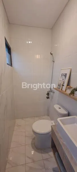 image RUMAH AMERICAN CLASSIC GRAND DUTA CITY SUMMARECON CROWN GADING HARAPAN INDAH BEKASI (5)