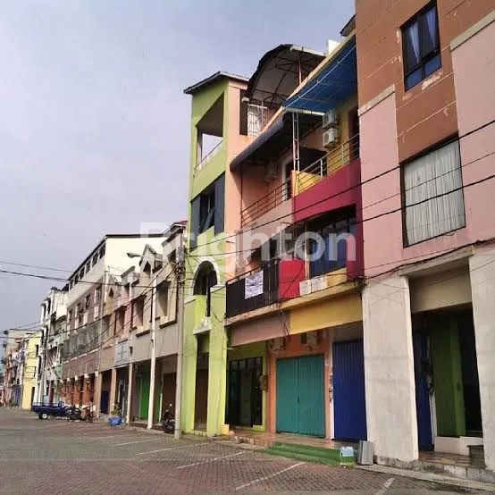 image DI JUAL 3 RUKO SEKALIGUS LOKASI RUKO BANDAR DEPAN POLRESTA BALIKPAPAN COCOK DIBUAT RESTO, KEDAI KOPI ATAU TOKO DAN USAHA LAINNYA HARGA NEGO (3)