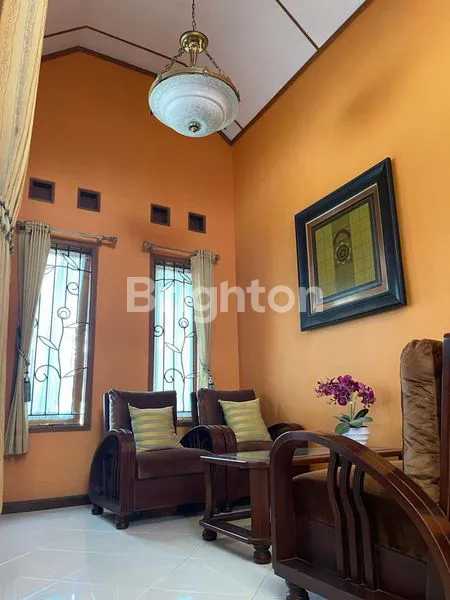image RUMAH CANTIK 2 LANTAI SIAP HUNI (4)