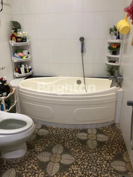 image RUMAH 3 LANTAI DI GADING MAS BARAT, KELAPA GADING (2)