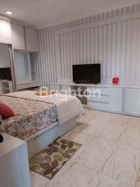 image RUMAH HOOK 3 LANTAI STRATEGIS DAERAH PANTAI MUTIARA JAKARTA UTARA (5)