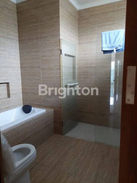 image RUMAH HOOK 3 LANTAI STRATEGIS DAERAH PANTAI MUTIARA JAKARTA UTARA (7)