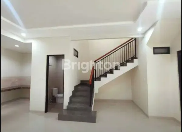 image RUMAH PANTAI MENTARI KENJERAN 2 LANTAI BARU GRESS (8)