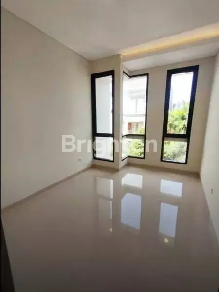 image RUMAH PANTAI MENTARI KENJERAN 2 LANTAI BARU GRESS (5)