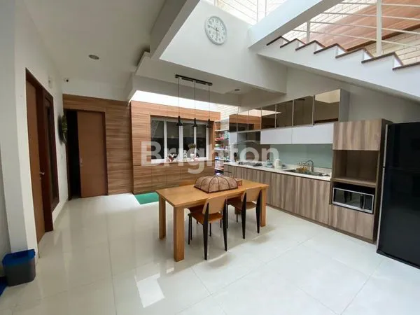 image RUMAH PERMATA BUANA KEMBANGAN (2)