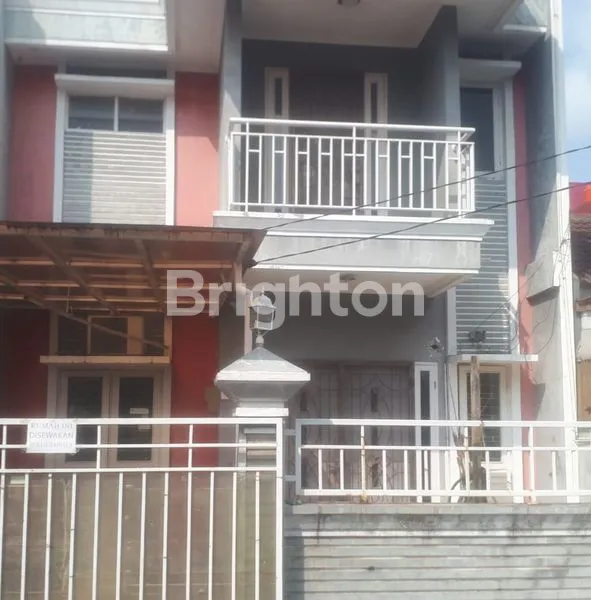 RUMAH 2 LANTAI TANGGERANG  CLUSTER EBONY TAMAN ROYAL PORIS