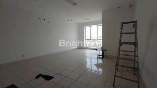 image RUKO 3 LANTAI DI DARWIN SCIENTIA SUMMARECON SERPONG (3)