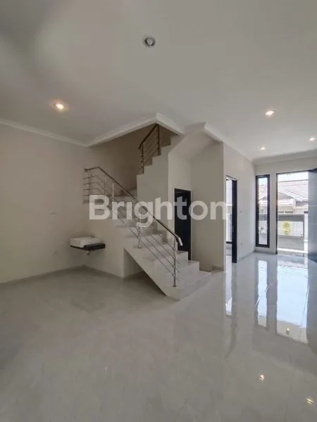 image RUMAH KLAMPIS SEMOLO TIMUR (6)