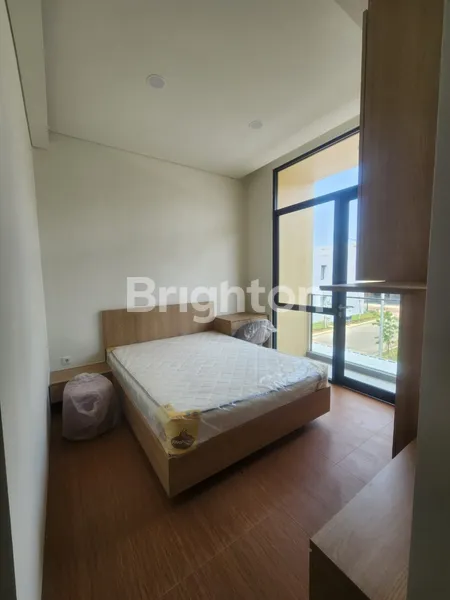 image RUMAH BARU 2 LANTAI FULL FURNISHED DI TANAKAYU, BSD (4)