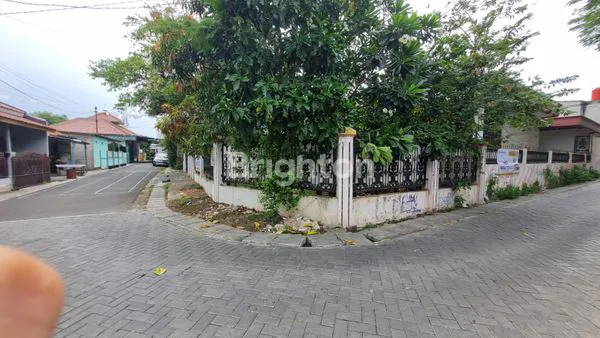 image RUMAH HUK DI KOMPLEKS DDN KARANG TENGAH TANGERANG (2)