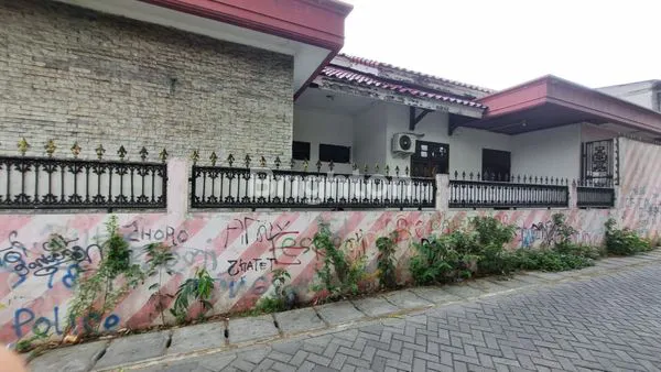image RUMAH HUK DI KOMPLEKS DDN KARANG TENGAH TANGERANG (8)
