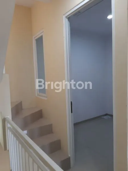 image RUMAH 3LANTAI JELAMBAR SIAP HUNI GROGOL PETAMBURAN JAKARTA BARAT  (3)