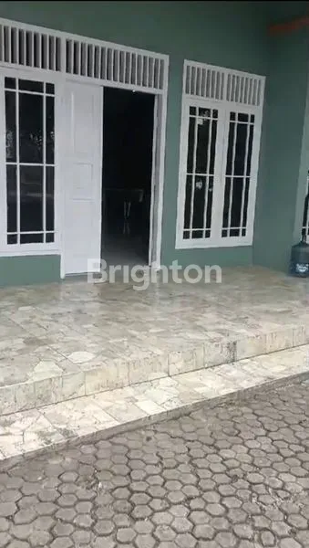 image VILLA KELUARGA YANG ASRI DILENGKAPI DENGAN KOLAM RENANG (2)