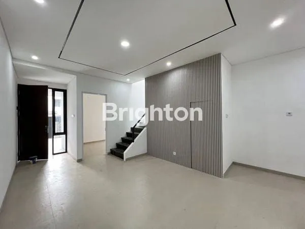 image MODERN MINIMALIS BARU GRESS DI BARUK UTARA. DEKAT RAYA MERR, NIRWANA, ARAYA, GRIYA GALAXY, GRAHA SANTOSO, RUNGKUT. DEKAT JUANDA, RSUD, UNIVERSITAS TERBUKA, SUPERINDO, KOMERSIAL AREA RAYA MERR, UBAYA, UK PETRA (8)