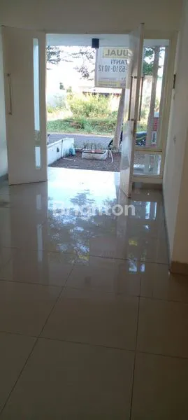 image RUMAH MEWAH TENGAH KOTA SIDOARJO (4)