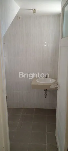 image RUMAH MEWAH TENGAH KOTA SIDOARJO (7)