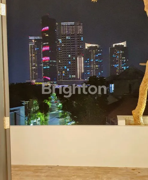 image RUMAH 3 LANTAI BARU GRESS DUKUH KUPANG DEKAT RAYA BINTANG DIPONGGO, CW, EXIT TOLL SATELIT, MAYJEN SUNGKONO, BERBAGAI PILIHAN RESTORAN (1)