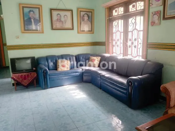 image RUMAH 2 LANTAI HOOK DI KOTA KEDIRI (3)