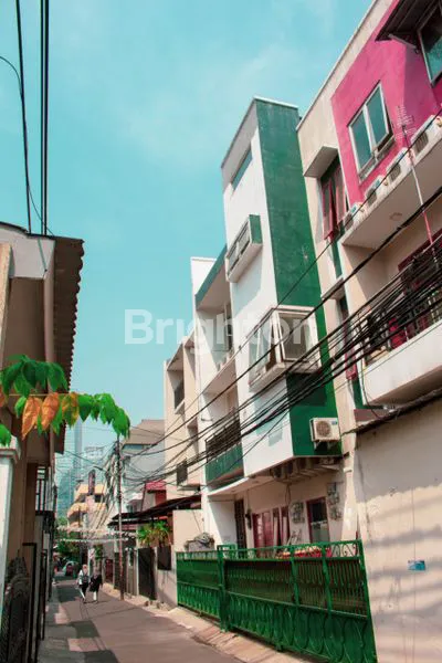 image DIJUAL KOS KOSAN 3 LANTAI SEMUA KAMAR TERISI LOKASI DIPUSAT KOTA (1)