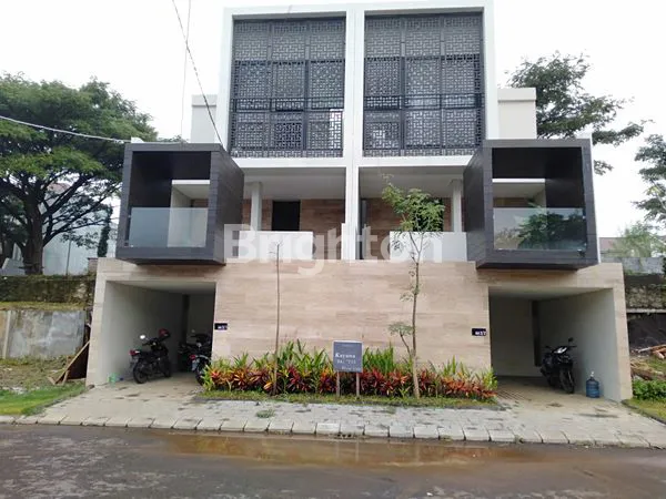 image HUNIAN ASRI DENGAN ARSITEKTUR MENARIK DENGAN KONSEP VILLA, PERUMAHAN SAKALA VILLA PUNCAK TIDAR (1)