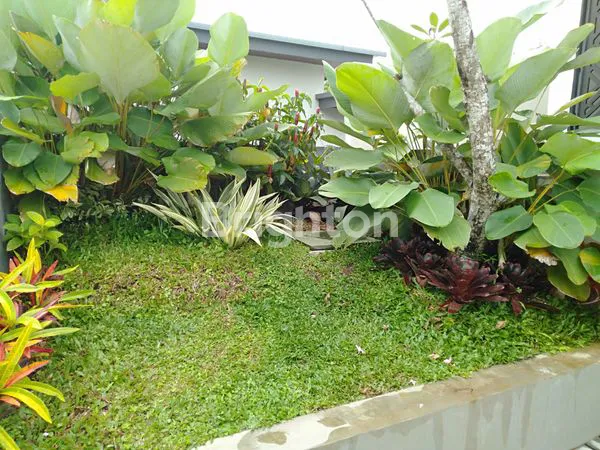 image HUNIAN ASRI 3 LANTAI DENGAN ARSITEKTUR MENARIK KONSEP VILLA DI PERUMAHAN SAKALA VILLA PUNCAK TIDAR (7)