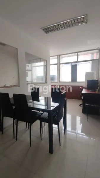 image RUKO 3 LANTAI DAAN MOGOT COCOK UNTUK KANTOR ATAU USAHA (7)