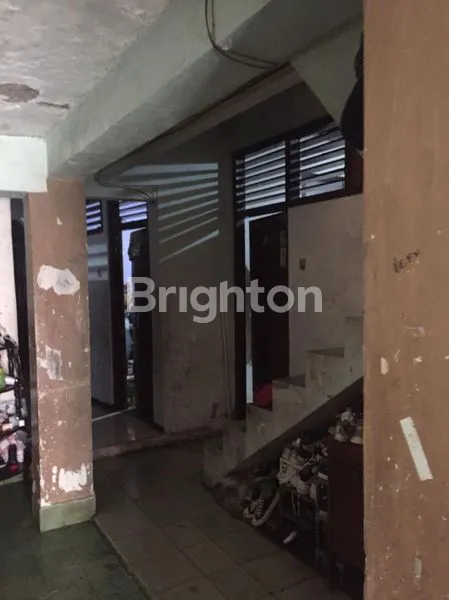 image RUMAH KAYU PUTIH, JARANG ADA, TEMBUS KE JALAN, (R 1244 J)  (2)