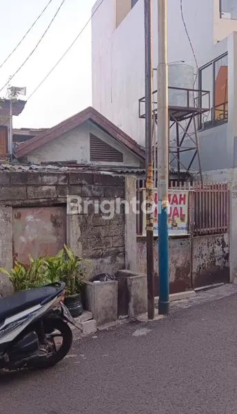image RUMAH KAYU PUTIH, JARANG ADA, TEMBUS KE JALAN, (R 1244 J)  (8)