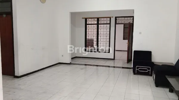 image RUMAH LUAS DAN STRATEGIS LOKASI POROS RAYA SAWOJAJAR (4)