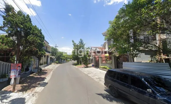 image RUMAH LUAS DAN STRATEGIS LOKASI POROS RAYA SAWOJAJAR (6)