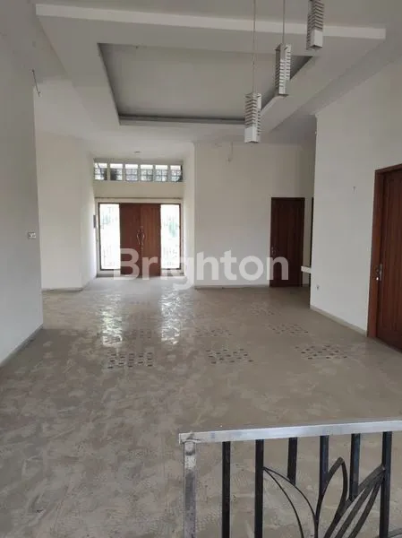 image RUKO 2 LANTAI SIAP PAKAI AREA HALMAHERA SEMARANG TIMUR (2)