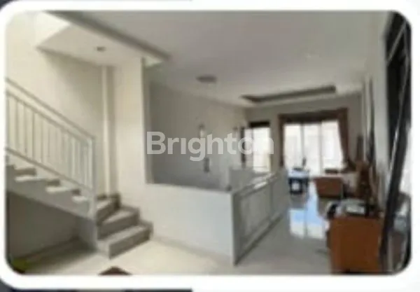 image DIJUAL CEPAT RUMAH CANTIK 3 LANTAI DI GRAND SHARON (2)