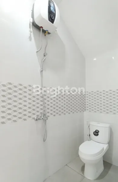 image RUMAH MODERN 2 LANTAI (3)