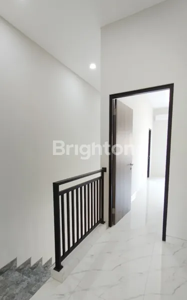 image RUMAH MODERN 2 LANTAI (5)