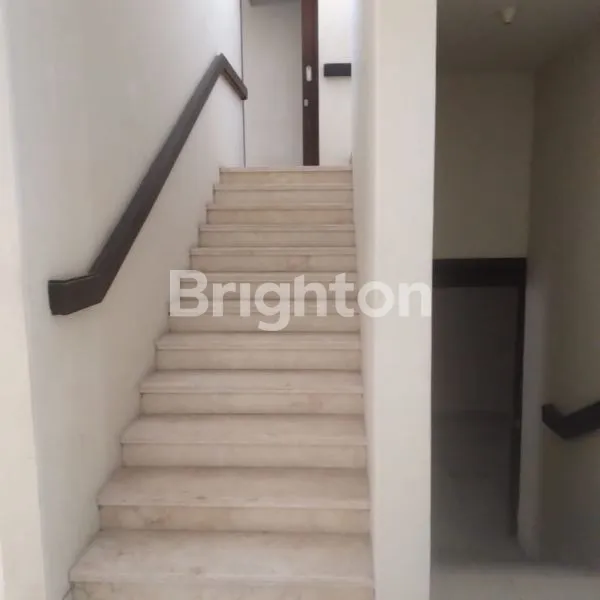 image RUMAH 2 LANTAI SIAP PAKAI DI SEMARANG BARAT (5)