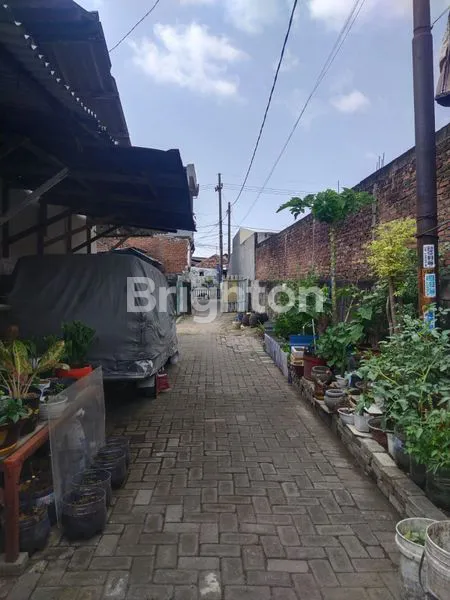 image RUMAH INDUK BESERTA KOST DAN TANAH KOSONG DI KUTISARI DEKAT PETRA SIWALANKERTO (4)