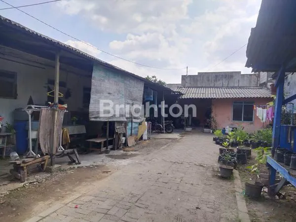 image RUMAH INDUK BESERTA KOST DAN TANAH KOSONG DI KUTISARI DEKAT PETRA SIWALANKERTO (7)