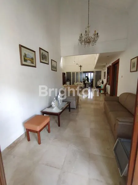 image RUMAH 2,5 LANTAI DHARMAHUSADA INDAH DEKAT GALAXY MALL (2)