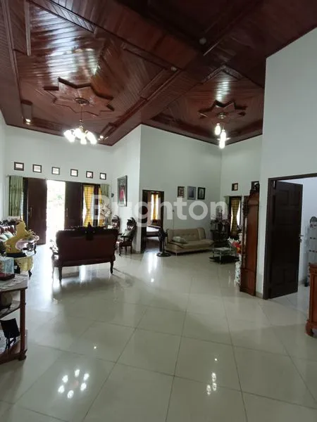 image RUMAH CLASSIC STYLE FULLY FURNISHED (1)