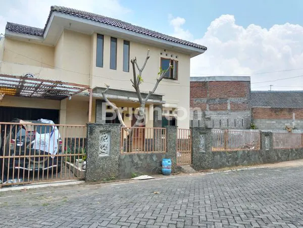 RUMAH KOS 2 LANTAI DEKAT UNDIP DI VILLA TEMBALANG SEMARANG
