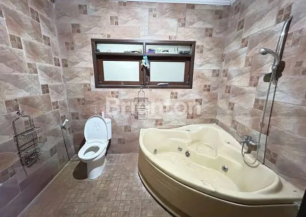 image RUMAH MEWAH GIRILOKA BSD CITY BANGUNAN MANDIRI POSISI DI HOEK PARKIR BISA BANYAK (8)