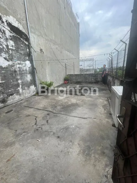 image RUKO STRATEGIS DI PINGGIR JALAN BESAR K. L YOS SUDARSO (7)