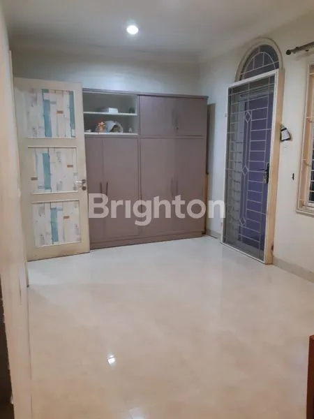 image RUMAH DI CLUSTER GARNET PHG GADING SERPONG TANGERANG (7)