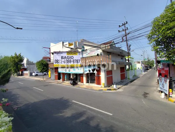 image RUKO STRATEGIS DEKAT PASAR SLEKO, ALFAMIDI, INDOMARET & SEKOLAH 3 BAHASA MITRA HARAPAN MADIUN (2)