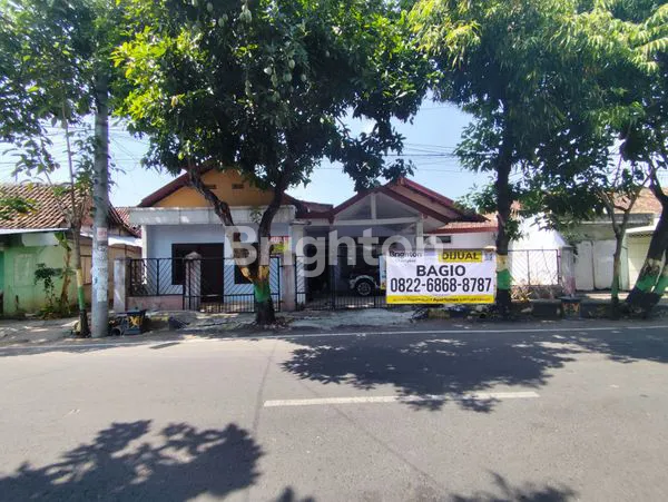 RUMAH KOS STRATEGIS DEKAT DENGAN SPBU PANJAITAN, RRI, KANTOR PAJAK PRATAMA, KANTOR KELURAHAN TAMAN, KPPN MADIUN, SOTO AYAM PAK TO & PASAR SLEKO
