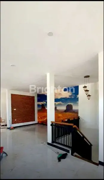 image RUMAH MINIMALIS SIAP HUNI SURABAYA SELATAN BANGUNAN SENDIRI 2 LANTAI DEKAT TOL GUNUNG SARI (2)