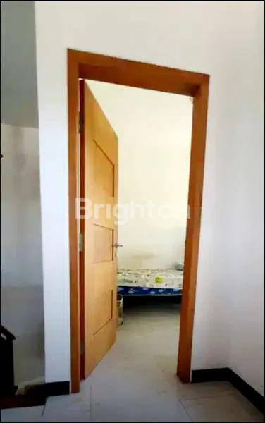 image RUMAH MINIMALIS SIAP HUNI SURABAYA SELATAN BANGUNAN SENDIRI 2 LANTAI DEKAT TOL GUNUNG SARI (3)