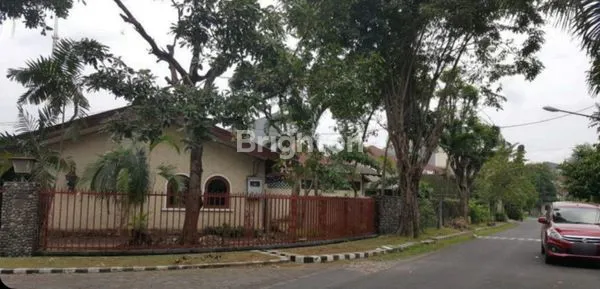 image RUMAH LUAS DEKAT RSI JEMURSARI, AHMAD YANI, RUNGKUT INDUSTRI (1)