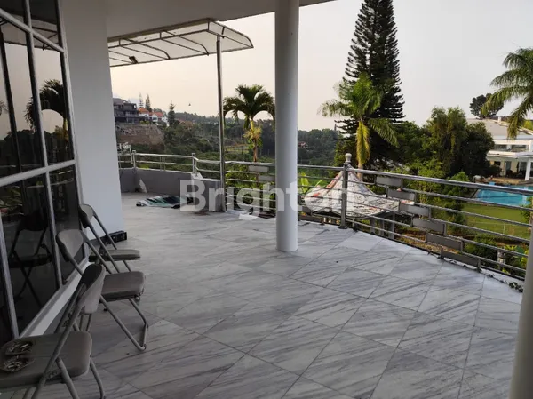 image VILLA 2 LANTAI DENGAN 7 KAMAR DAN TAMAN YANG ASRI DI VILLA SEKUTI, PASURUAN (8)