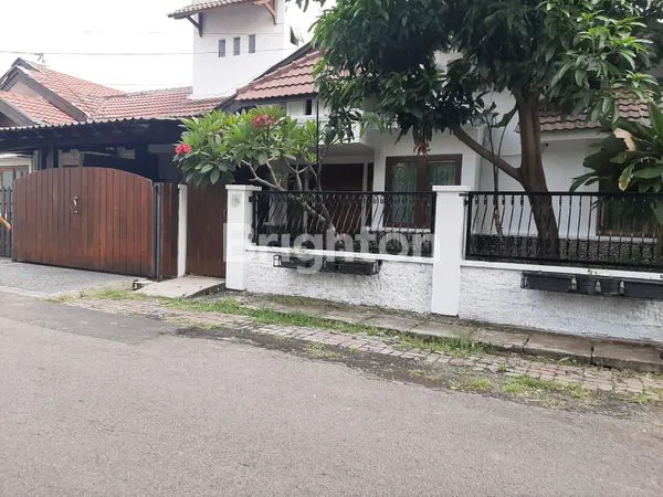 image PONDOK NIRWANA RUMAH TERAWAT DEKAT JALAN UTAMA MERR, GALAXY MALL, JUANDA (3)